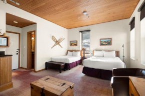 Independence Square Unit 313, Downtown Hotel Room in Aspen with Rooftop Hot Tub